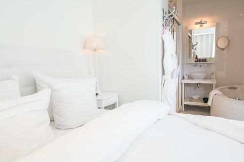 Bliss Hotel