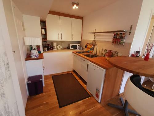 Apartamento Encantador Y Amplio Estudio A 15 Min De Marbella