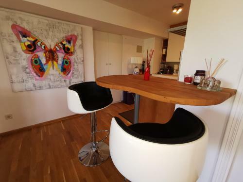 Apartamento Encantador Y Amplio Estudio A 15 Min De Marbella