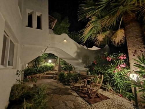 Apartamento Encantador Y Amplio Estudio A 15 Min De Marbella