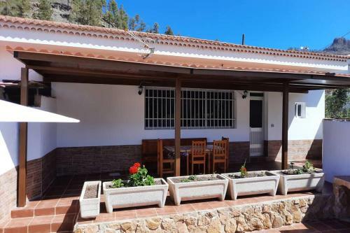 Casa Rural Los Cipreses. Cercados De Ara�a