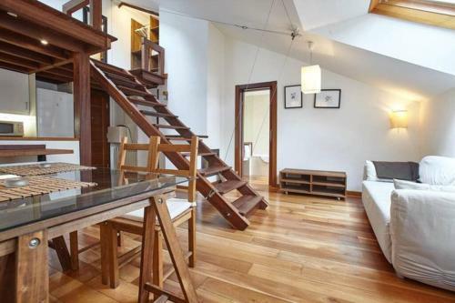 Apartamento Atico Con Chimenea