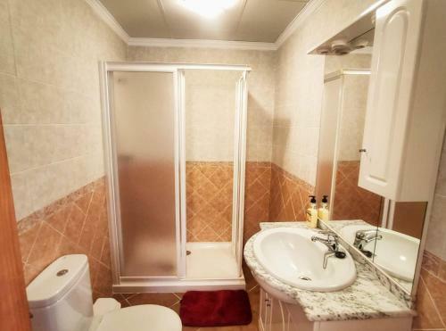 Casa Amplia Con Terraza En La Vi�uela