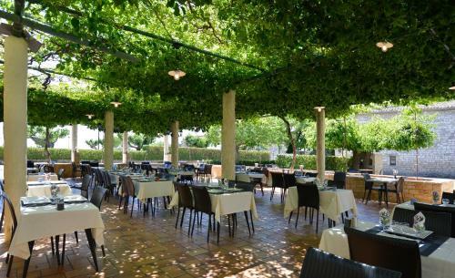 Hotel Restaurant Les Stalagmites