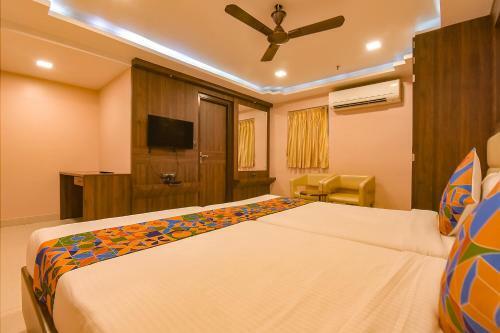 Fabhotel Prime Glorious Palace