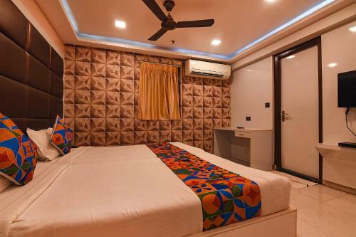 Fabhotel Prime Glorious Palace