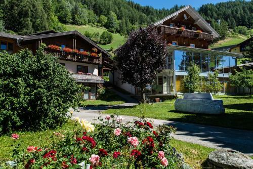Hostal Landhaus Alpenrose - Feriendomizile Pichler