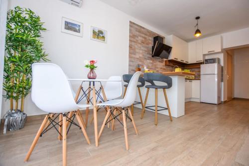Apartments Milena 8