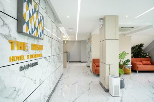 The Riski Hotel At Bangphlat Station Sha
