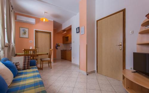 Apartments Luka 2