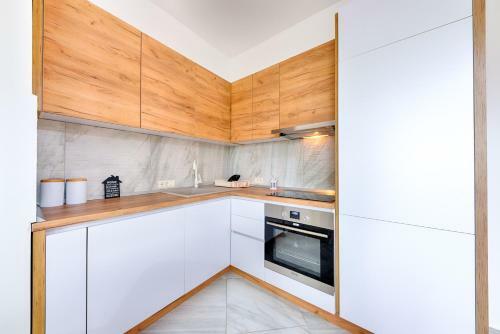 Apartamento Villa Nevena W/ Shared Pool & Forest View