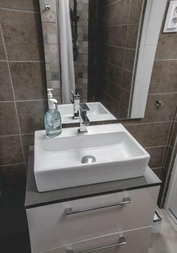 Anita Apartman