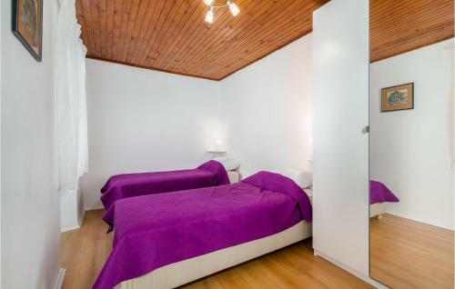 Awesome Home In Dobrinj With Wifi And 2 Bedrooms