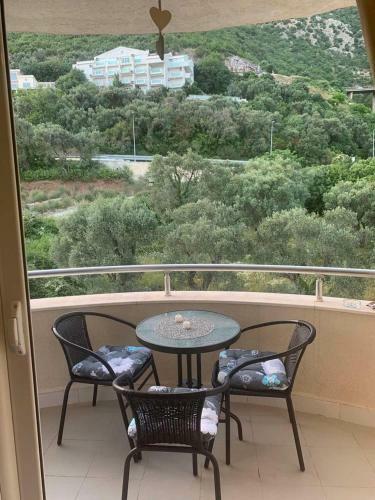 Olive Grove Apartment