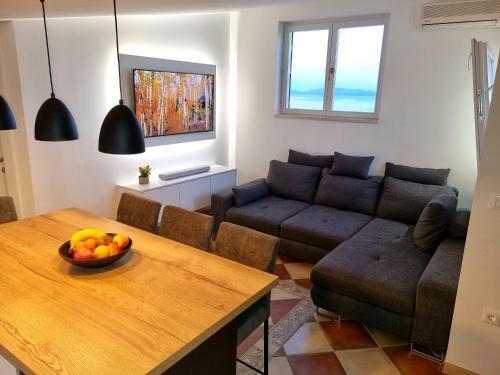Hostal Apartments Lusi