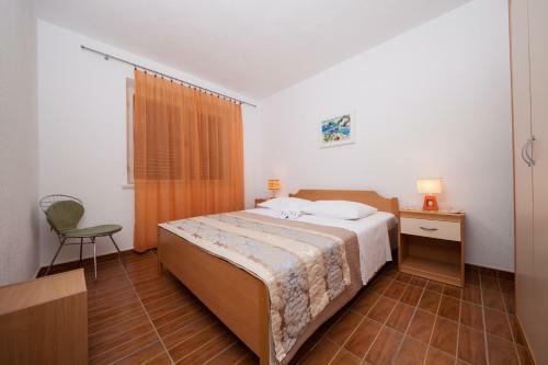 Hostal Apartments Lusi