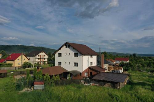 Hostal Pensiunea Lacul Albesti