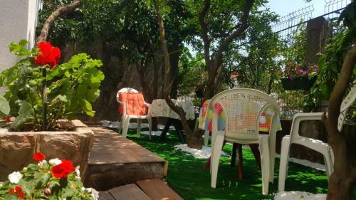Hostal Garden Apartments