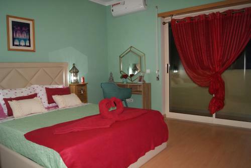 Casa Com 3 Confort�veis Quartos Ao Lado Do Mosteiro