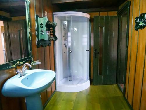Hostal Pensiunea Yogi