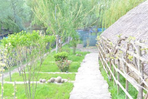 Hostal Pensiunea Yogi