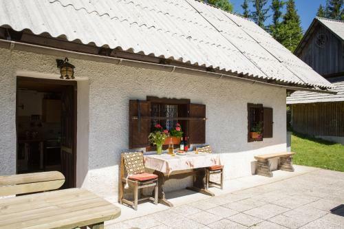 Mountain House Minka