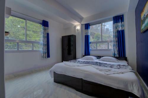 Aura Homes