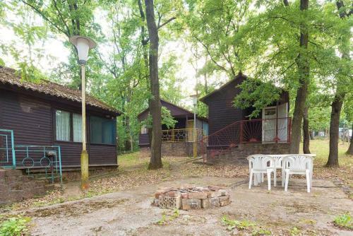 Lodge M�kus Pagony