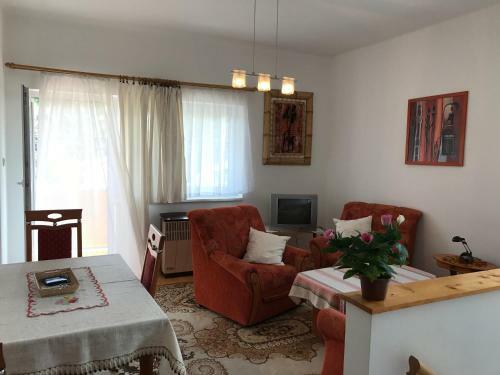 Elvira Apartman