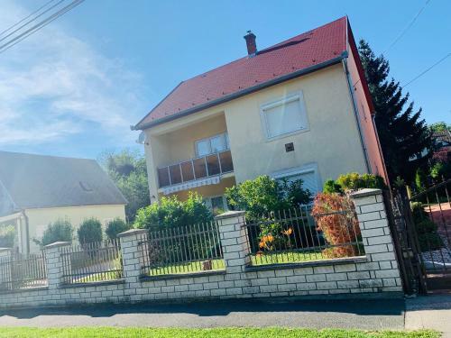 Elvira Apartman