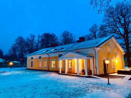 Bed & Breakfast Herrgardshotellet I Lax�