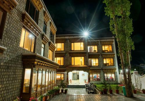 The Sera Courtyard - A Luxury Boutique Hotel