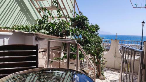 Posada Retsina Apartments