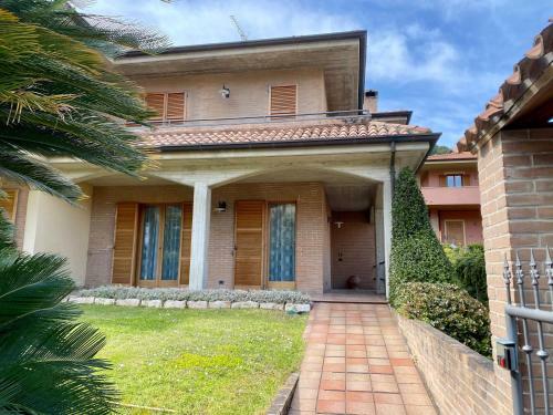 Apartamento Villetta Bifamiliare A 400m Dal Mare