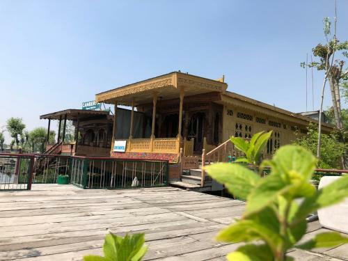 Hotel Houseboat Continental