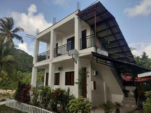 Hotel Rsk Beach And Accommodation