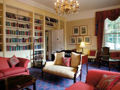 Hotel Macdonald Leeming House