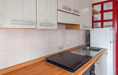 Stunning Apartment In Botricello With 2 Bedrooms