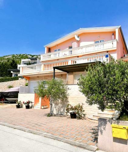 Apartments Maris