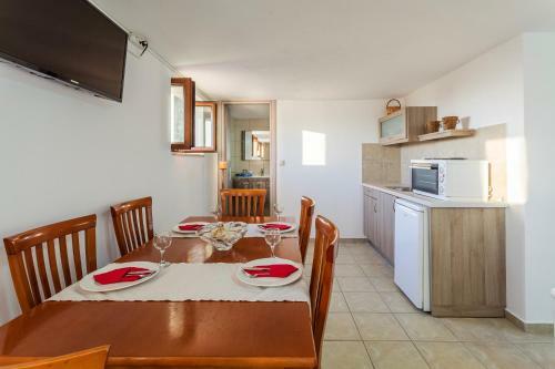 Apartamento Mani Summer Escape - Spacious Home, Fully Equipped