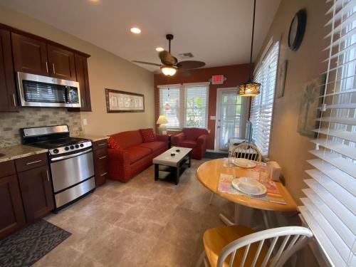 2101 Estero Blvd #3