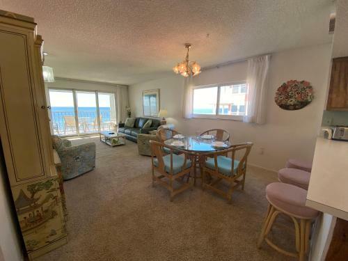 Strandview #304