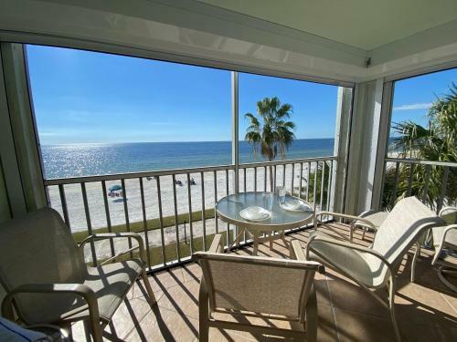 Strandview #304