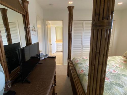 21530 Madera Rd - Bay Front Pool Home