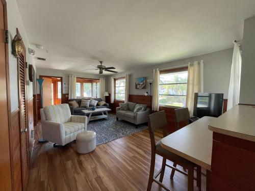 749 Estero Blvd