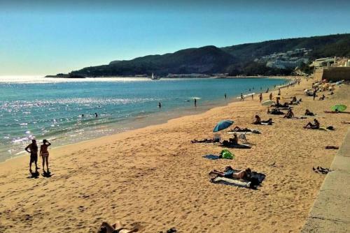Sesimbra Sea Apartment Shared Pool & Beach