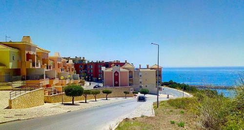 Sesimbra Sea Apartment Shared Pool & Beach