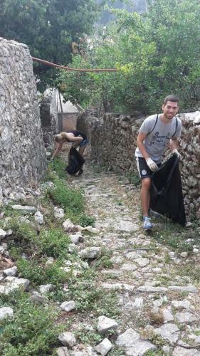 Shkolla Hostel & Camping