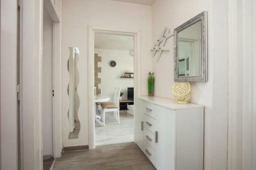 Royal View Apartment
