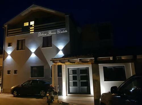 Hostal Elizabeta Deluxe Rooms
